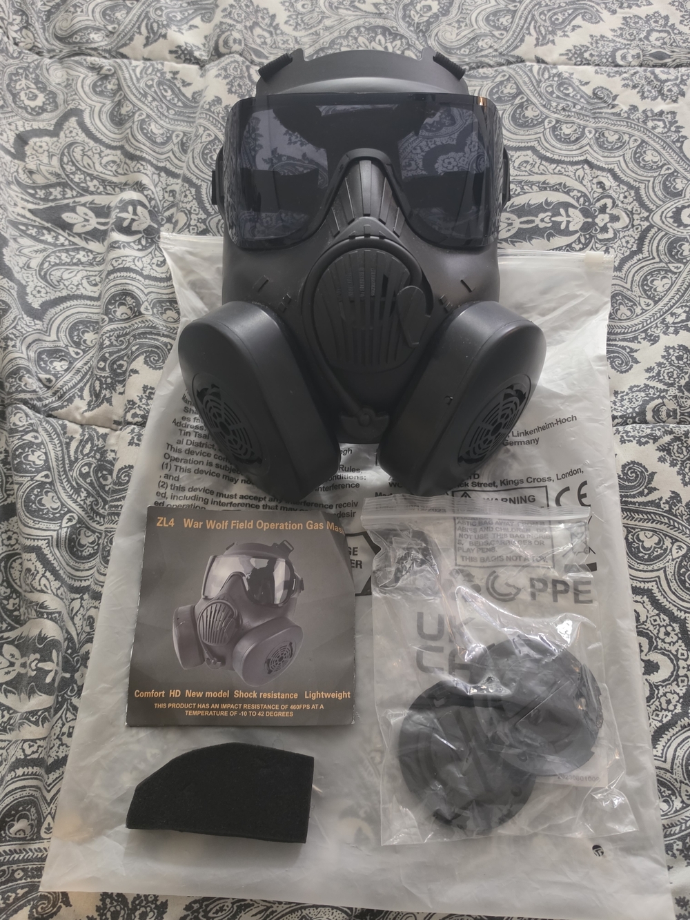 Black Dual-Filter Tactical Gas Mask Respirator